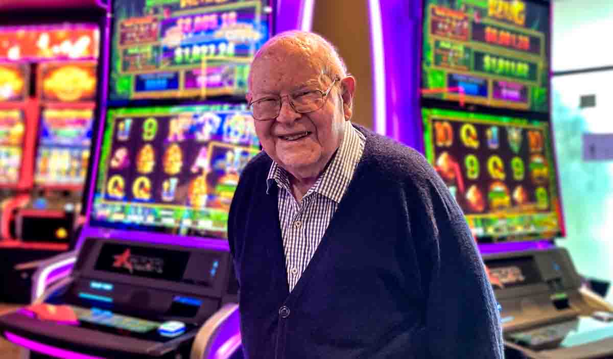 Ainsworth turns Centenarian - ClubTIC